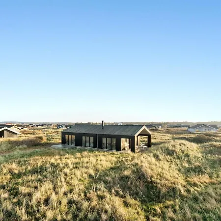 Holiday home Fannie *