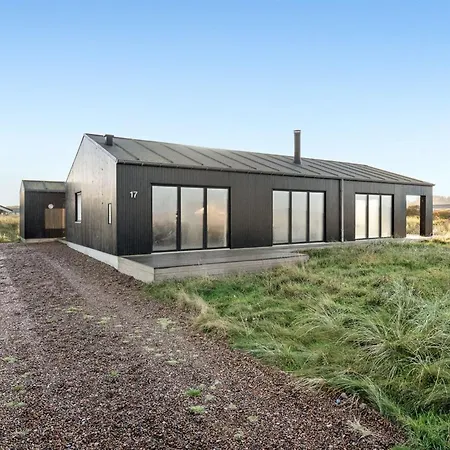 Fannie - 250m From The Sea By Interhome
